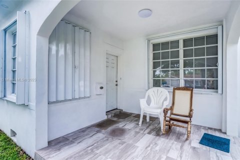 Villa ou maison à vendre à Miami Beach, Floride: 3 chambres, 158.12 m2 № 2262571 - photo 6