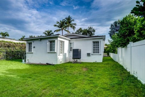 Villa ou maison à vendre à Miami Beach, Floride: 3 chambres, 158.12 m2 № 2262571 - photo 27