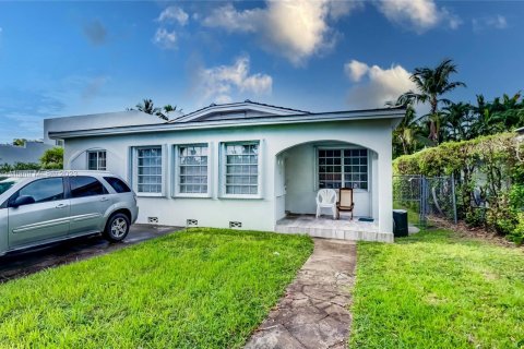 Villa ou maison à vendre à Miami Beach, Floride: 3 chambres, 158.12 m2 № 2262571 - photo 4