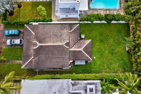 Villa ou maison à Miami Beach, Floride 3 chambres, 158.12 m2 № 2262571