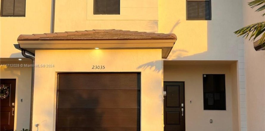 Touwnhouse à Miami, Floride 3 chambres № 1694702
