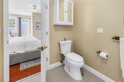 House in Saint Petersburg, Florida 5 bedrooms, 347.45 sq.m. № 1879578 - photo 24
