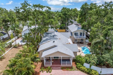 House in Saint Petersburg, Florida 5 bedrooms, 347.45 sq.m. № 1879578 - photo 1