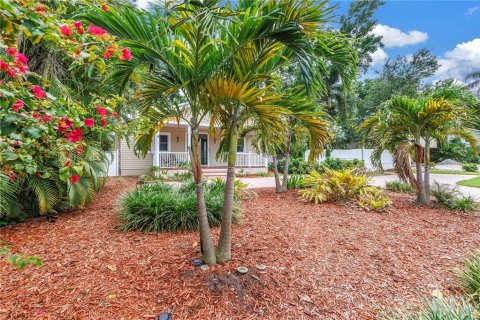House in Saint Petersburg, Florida 5 bedrooms, 347.45 sq.m. № 1879578 - photo 2