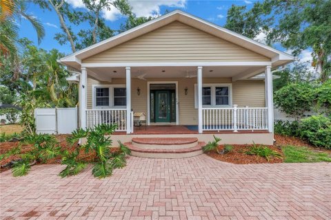 House in Saint Petersburg, Florida 5 bedrooms, 347.45 sq.m. № 1879578 - photo 7