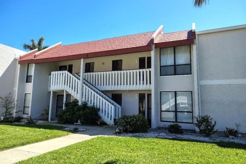 Condominio en Bradenton Beach, Florida, 2 dormitorios  № 2165905