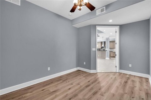 Condominio en alquiler en University Park, Florida, 2 dormitorios, 144.65 m2 № 1911917 - foto 19