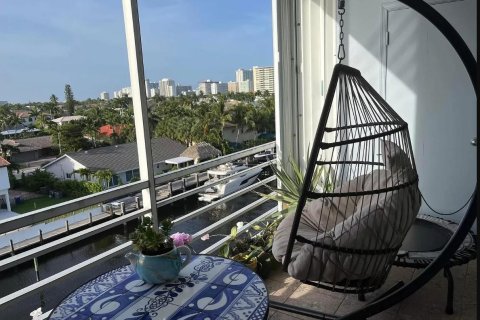 Condominio en alquiler en Fort Lauderdale, Florida, 2 dormitorios, 120.77 m2 № 1228508 - foto 1