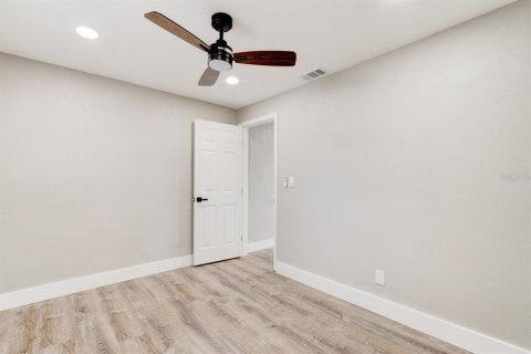 House in Holly Hill, Florida 3 bedrooms, 84.91 sq.m. № 1856285 - photo 13