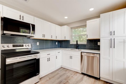 House in Holly Hill, Florida 3 bedrooms, 84.91 sq.m. № 1856285 - photo 6