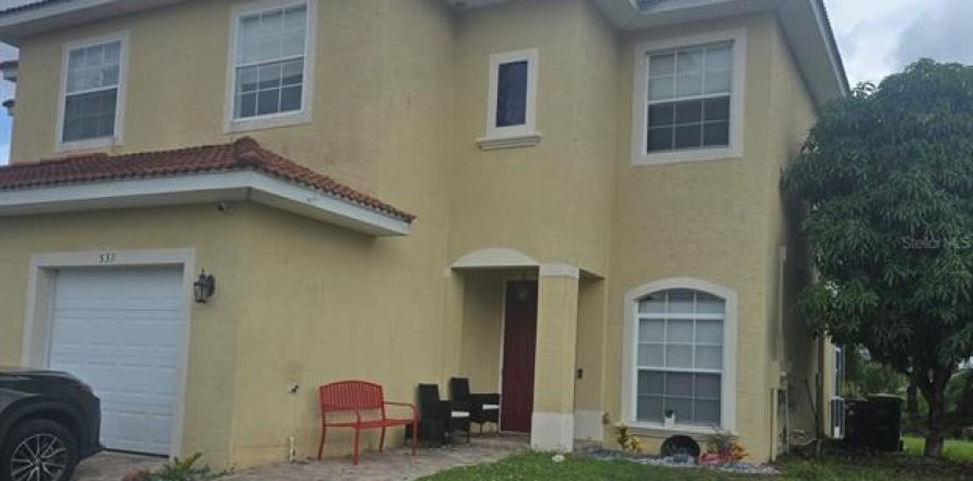 Adosado en Kissimmee, Florida 3 dormitorios, 136.38 m2 № 1899287