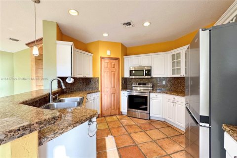 Casa en venta en Palmetto Bay, Florida, 5 dormitorios, 245.45 m2 № 1770784 - foto 3