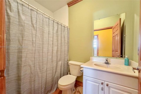 Casa en venta en Palmetto Bay, Florida, 5 dormitorios, 245.45 m2 № 1770784 - foto 8