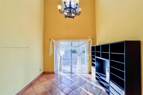 Casa en venta en Palmetto Bay, Florida, 5 dormitorios, 245.45 m2 № 1770784 - foto 21