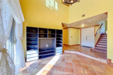 Casa en venta en Palmetto Bay, Florida, 5 dormitorios, 245.45 m2 № 1770784 - foto 13
