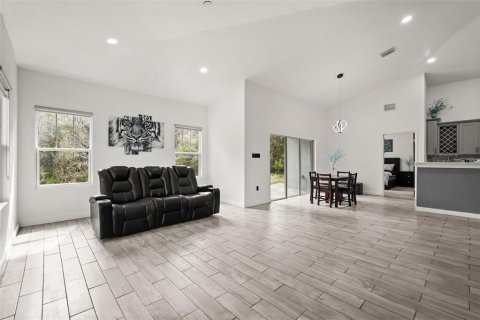 House in POINCIANA in Poinciana, Florida 3 bedrooms, 162.3 sq.m. № 2429496 - photo 4