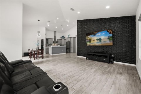 House in POINCIANA in Poinciana, Florida 3 bedrooms, 162.3 sq.m. № 2429496 - photo 2
