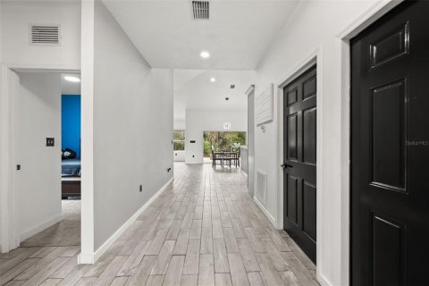 House in POINCIANA in Poinciana, Florida 3 bedrooms, 162.3 sq.m. № 2429496 - photo 18