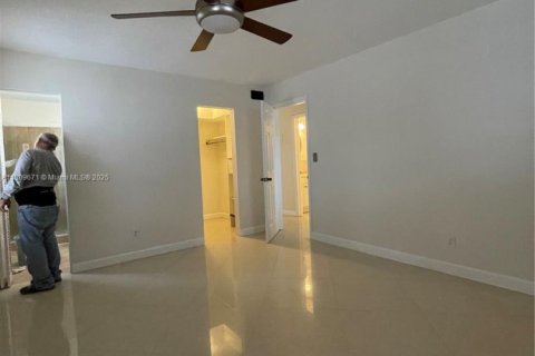 Condominio en venta en Hallandale Beach, Florida, 2 dormitorios, 88.26 m2 № 1752269 - foto 8