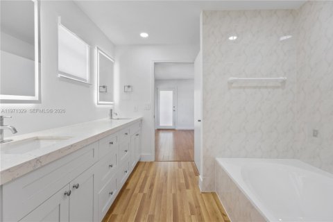 Townhouse in Miami, Florida 3 bedrooms, 211.82 sq.m. № 2032417 - photo 16