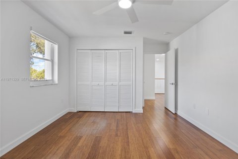 Townhouse in Miami, Florida 3 bedrooms, 211.82 sq.m. № 2032417 - photo 25