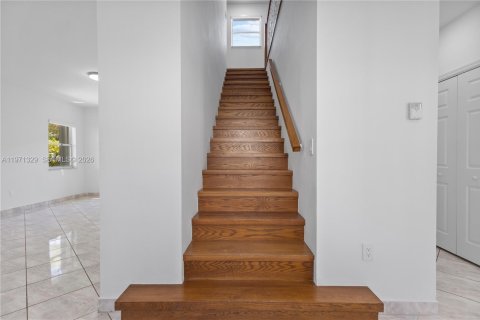 Townhouse in Miami, Florida 3 bedrooms, 211.82 sq.m. № 2032417 - photo 9