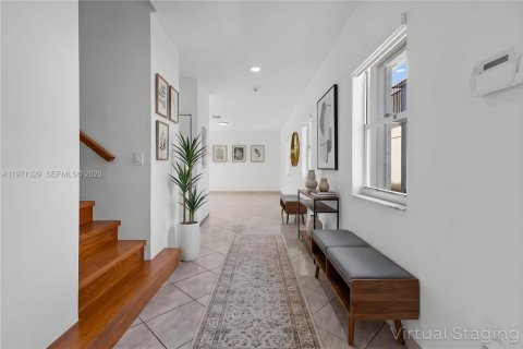 Townhouse in Miami, Florida 3 bedrooms, 211.82 sq.m. № 2032417 - photo 6