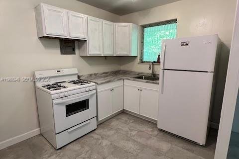 Villa ou maison à louer à North Miami Beach, Floride: 1 chambre, 212 m2 № 2046477 - photo 18