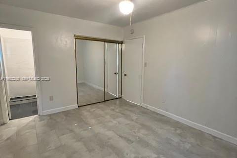 Villa ou maison à louer à North Miami Beach, Floride: 1 chambre, 212 m2 № 2046477 - photo 4