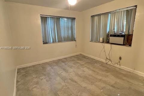 Villa ou maison à louer à North Miami Beach, Floride: 1 chambre, 212 m2 № 2046477 - photo 2