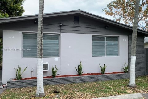 Villa ou maison à North Miami Beach, Floride 1 chambre, 212 m2 № 2046477