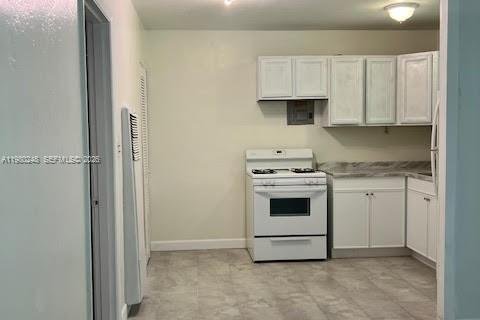 Villa ou maison à louer à North Miami Beach, Floride: 1 chambre, 212 m2 № 2046477 - photo 11