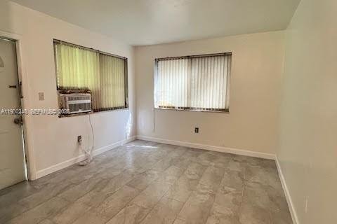 Villa ou maison à louer à North Miami Beach, Floride: 1 chambre, 212 m2 № 2046477 - photo 10