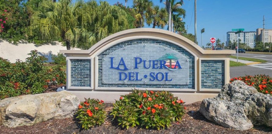 Condo in Saint Petersburg, Florida, 2 bedrooms  № 2199236