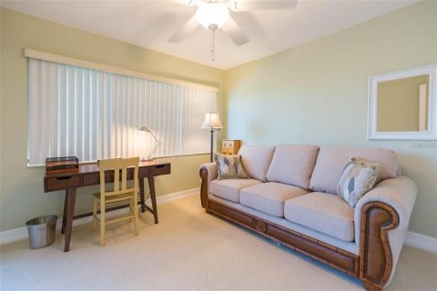Condo in Saint Petersburg, Florida, 2 bedrooms  № 2199236 - photo 4