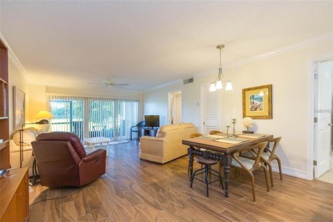 Condo in Saint Petersburg, Florida, 2 bedrooms  № 2199236 - photo 5