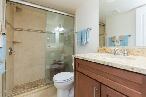 Condo in Saint Petersburg, Florida, 2 bedrooms  № 2199236 - photo 12