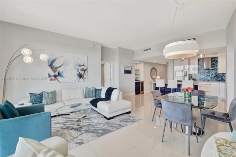 Condominio en venta en Pompano Beach, Florida, 2 dormitorios, 135.92 m2 № 2013837 - foto 13