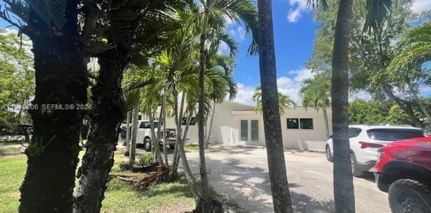 Commercial property in Homestead, Florida 1 bedroom № 1997951