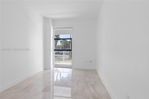Condo in Aventura, Florida, 2 bedrooms  № 2066773 - photo 16