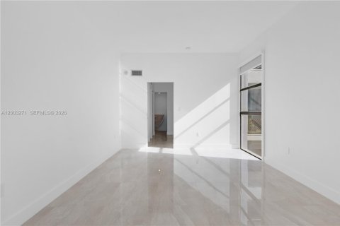 Condo in Aventura, Florida, 2 bedrooms  № 2066773 - photo 10