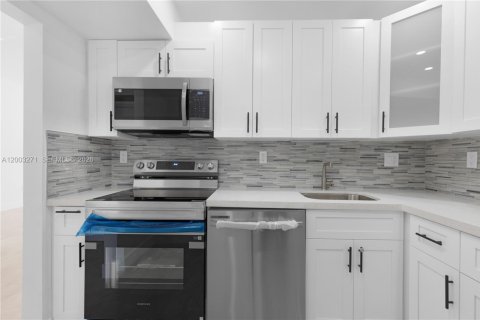 Condo in Aventura, Florida, 2 bedrooms  № 2066773 - photo 6