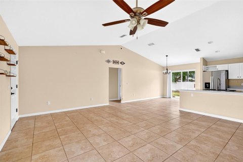 House in Citra, Florida 3 bedrooms, 133.13 sq.m. № 2287274 - photo 8