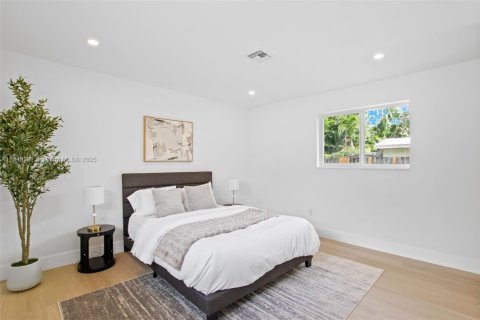 House in Wilton Manors, Florida 3 bedrooms, 116.59 sq.m. № 1848775 - photo 16