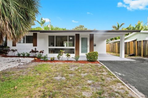 House in Wilton Manors, Florida 3 bedrooms, 116.59 sq.m. № 1848775 - photo 1