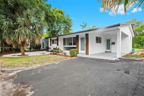 House in Wilton Manors, Florida 3 bedrooms, 116.59 sq.m. № 1848775 - photo 2