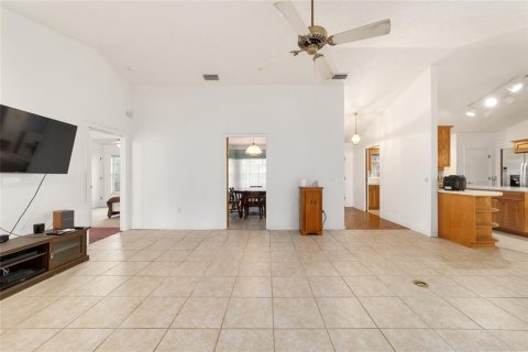 House in Ocala, Florida 4 bedrooms, 231.42 sq.m. № 2113725 - photo 12