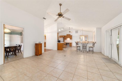 House in Ocala, Florida 4 bedrooms, 231.42 sq.m. № 2113725 - photo 11