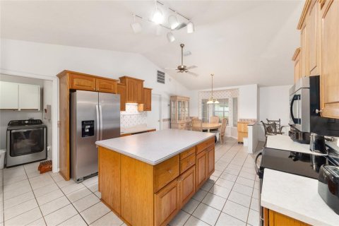 House in Ocala, Florida 4 bedrooms, 231.42 sq.m. № 2113725 - photo 24
