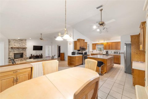 House in Ocala, Florida 4 bedrooms, 231.42 sq.m. № 2113725 - photo 17